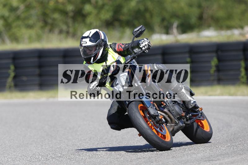 /Archiv-2025/48 25.08.2025 Cornu Master School ADR/blau-bleu/0-3